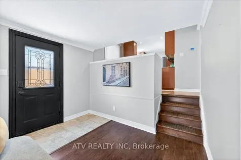 2504 Glamworth Crescent Mississauga ON L5K 1G3