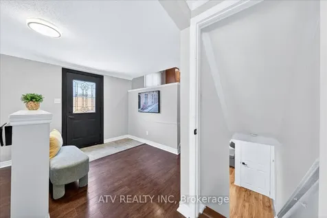 2504 Glamworth Crescent Mississauga ON L5K 1G3