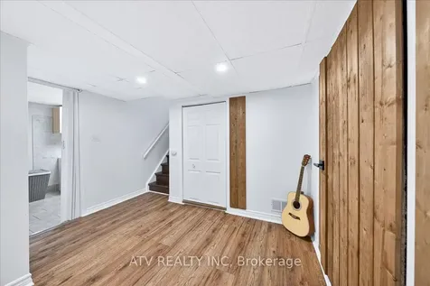 2504 Glamworth Crescent Mississauga ON L5K 1G3