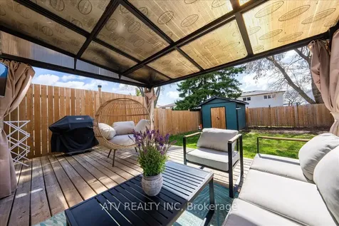 2504 Glamworth Crescent Mississauga ON L5K 1G3