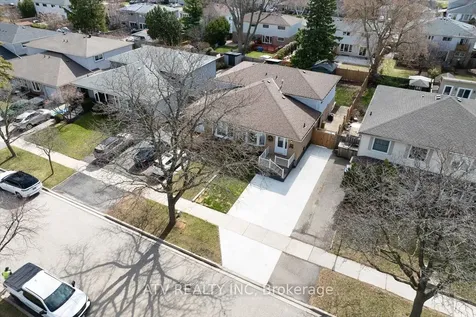 2504 Glamworth Crescent Mississauga ON L5K 1G3