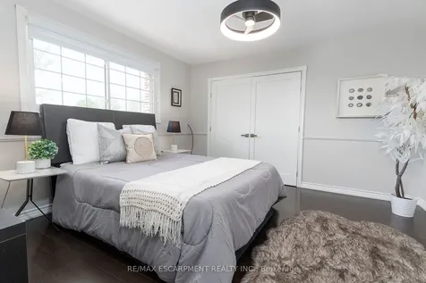 436 Goodram Drive Burlington ON L7L 2K1