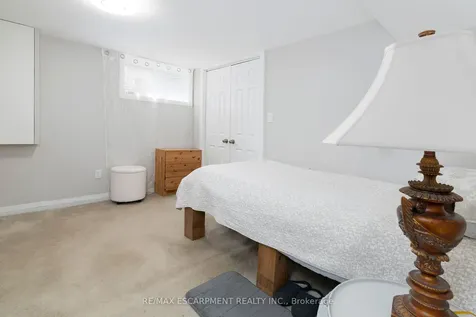 436 Goodram Drive Burlington ON L7L 2K1