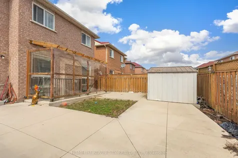 19 Vintage Gate Brampton ON L6X 4C4