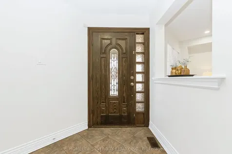 19 Vintage Gate Brampton ON L6X 4C4