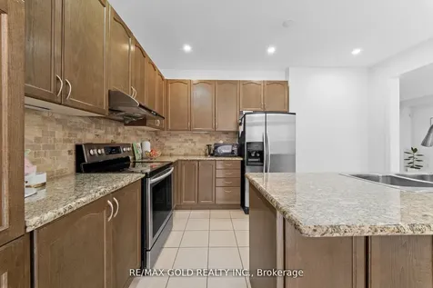 36 Ocean Ridge Drive E Brampton ON L6R 3K5
