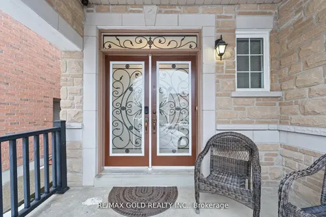 36 Ocean Ridge Drive E Brampton ON L6R 3K5