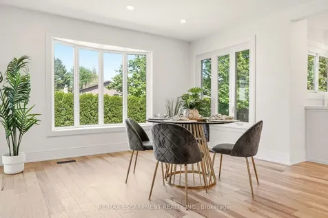 2347 Tweedsmuir Court Burlington ON L7P 4K9