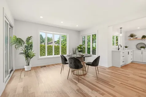 2347 Tweedsmuir Court Burlington ON L7P 4K9