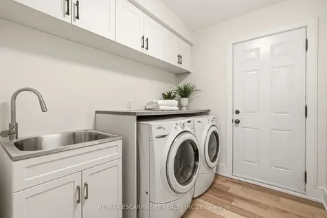 2347 Tweedsmuir Court Burlington ON L7P 4K9