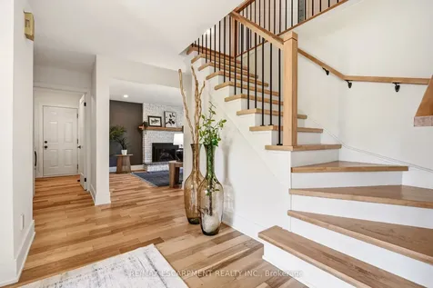 2347 Tweedsmuir Court Burlington ON L7P 4K9