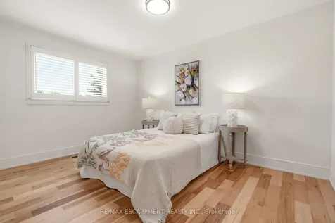2347 Tweedsmuir Court Burlington ON L7P 4K9