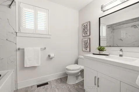 2347 Tweedsmuir Court Burlington ON L7P 4K9