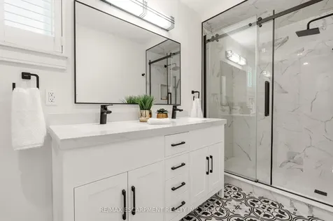 2347 Tweedsmuir Court Burlington ON L7P 4K9