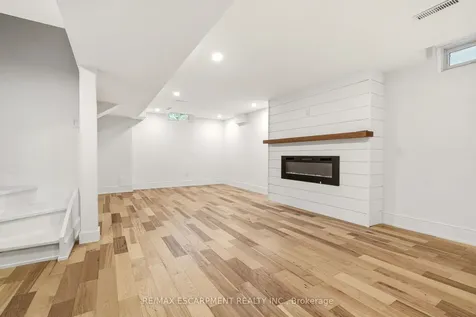 2347 Tweedsmuir Court Burlington ON L7P 4K9
