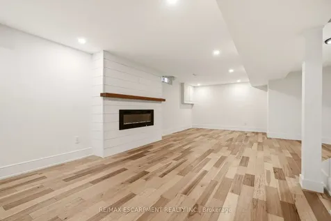 2347 Tweedsmuir Court Burlington ON L7P 4K9