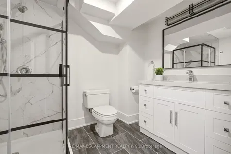 2347 Tweedsmuir Court Burlington ON L7P 4K9