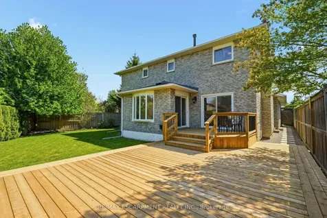 2347 Tweedsmuir Court Burlington ON L7P 4K9
