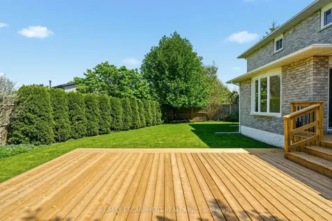 2347 Tweedsmuir Court Burlington ON L7P 4K9