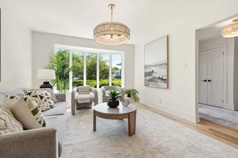 2347 Tweedsmuir Court Burlington ON L7P 4K9