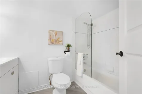 5 Rowntree Road Toronto ON M9V 5G9