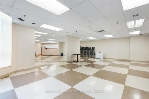 5 Rowntree Road Toronto ON M9V 5G9