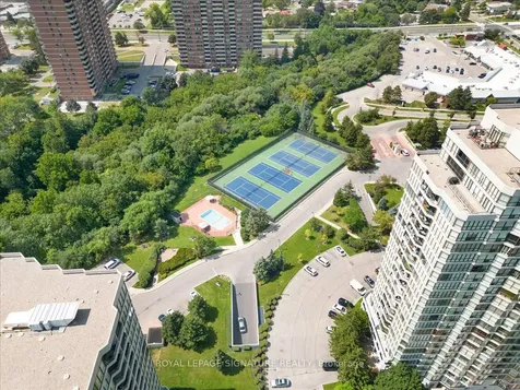 5 Rowntree Road Toronto ON M9V 5G9