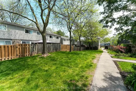 2050 Upper Middle Road Burlington ON L7P 3R9