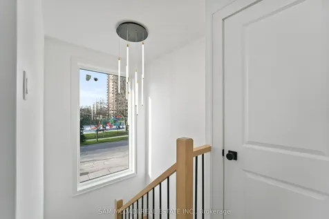 25 Falstaff Avenue Toronto ON M6L 2C6