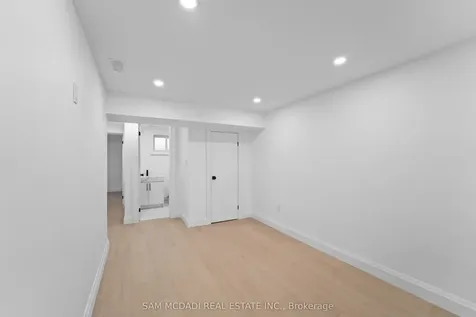 25 Falstaff Avenue Toronto ON M6L 2C6