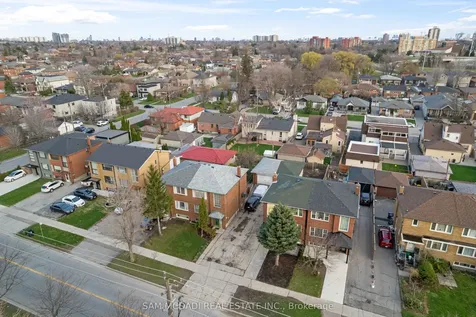 25 Falstaff Avenue Toronto ON M6L 2C6