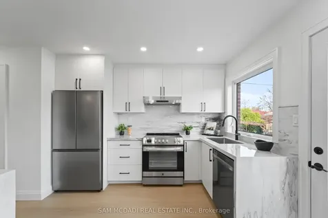 25 Falstaff Avenue Toronto ON M6L 2C6