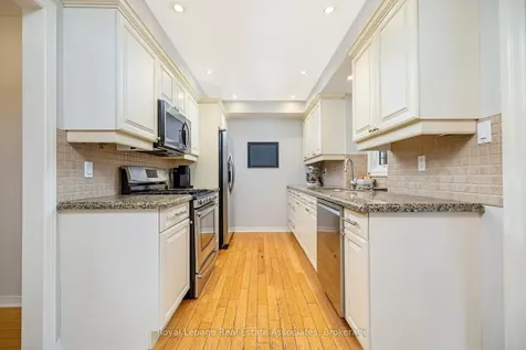 16 Cotswold Court Halton Hills ON L7G 5E5