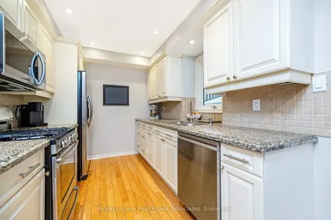 16 Cotswold Court Halton Hills ON L7G 5E5