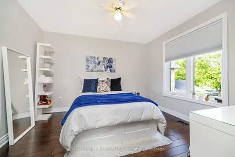 16 Cotswold Court Halton Hills ON L7G 5E5