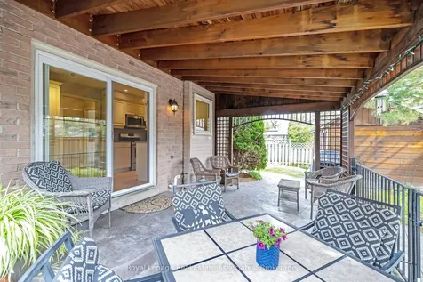 16 Cotswold Court Halton Hills ON L7G 5E5