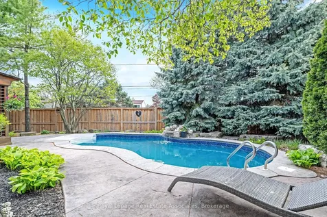 16 Cotswold Court Halton Hills ON L7G 5E5