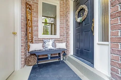 16 Cotswold Court Halton Hills ON L7G 5E5