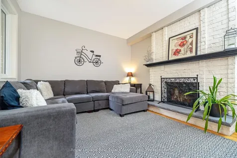 16 Cotswold Court Halton Hills ON L7G 5E5