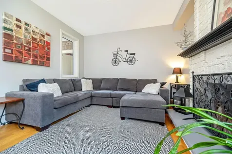 16 Cotswold Court Halton Hills ON L7G 5E5