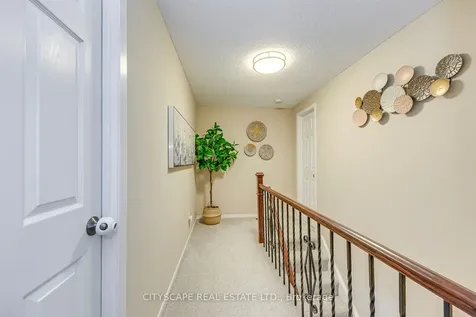 3272 Kings Masting Crescent Mississauga ON L5L 1G6