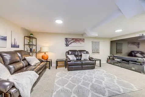 3272 Kings Masting Crescent Mississauga ON L5L 1G6