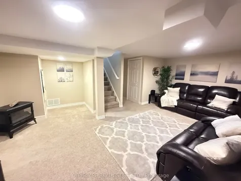3272 Kings Masting Crescent Mississauga ON L5L 1G6