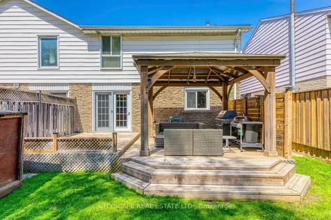 3272 Kings Masting Crescent Mississauga ON L5L 1G6