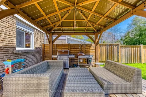 3272 Kings Masting Crescent Mississauga ON L5L 1G6