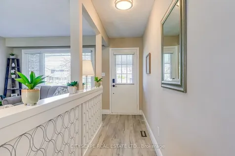 3272 Kings Masting Crescent Mississauga ON L5L 1G6