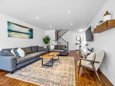 4243 Thom Gardens Mississauga ON L5L 2B4