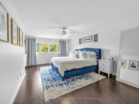 4243 Thom Gardens Mississauga ON L5L 2B4