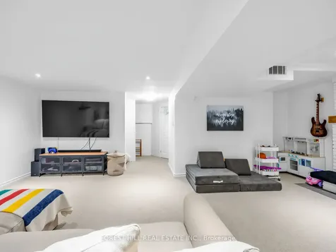 4243 Thom Gardens Mississauga ON L5L 2B4