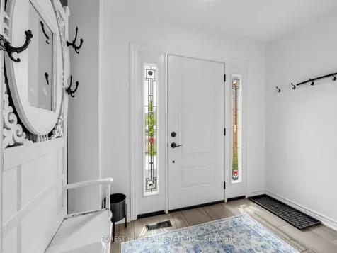 4243 Thom Gardens Mississauga ON L5L 2B4